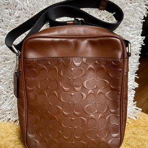 BARELY WORN COACH CROSS BODY BAG